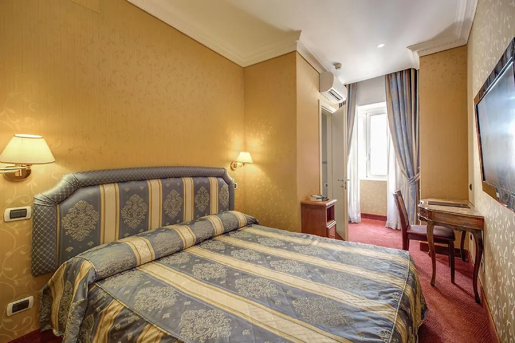 939 Hotel Řím 3*,